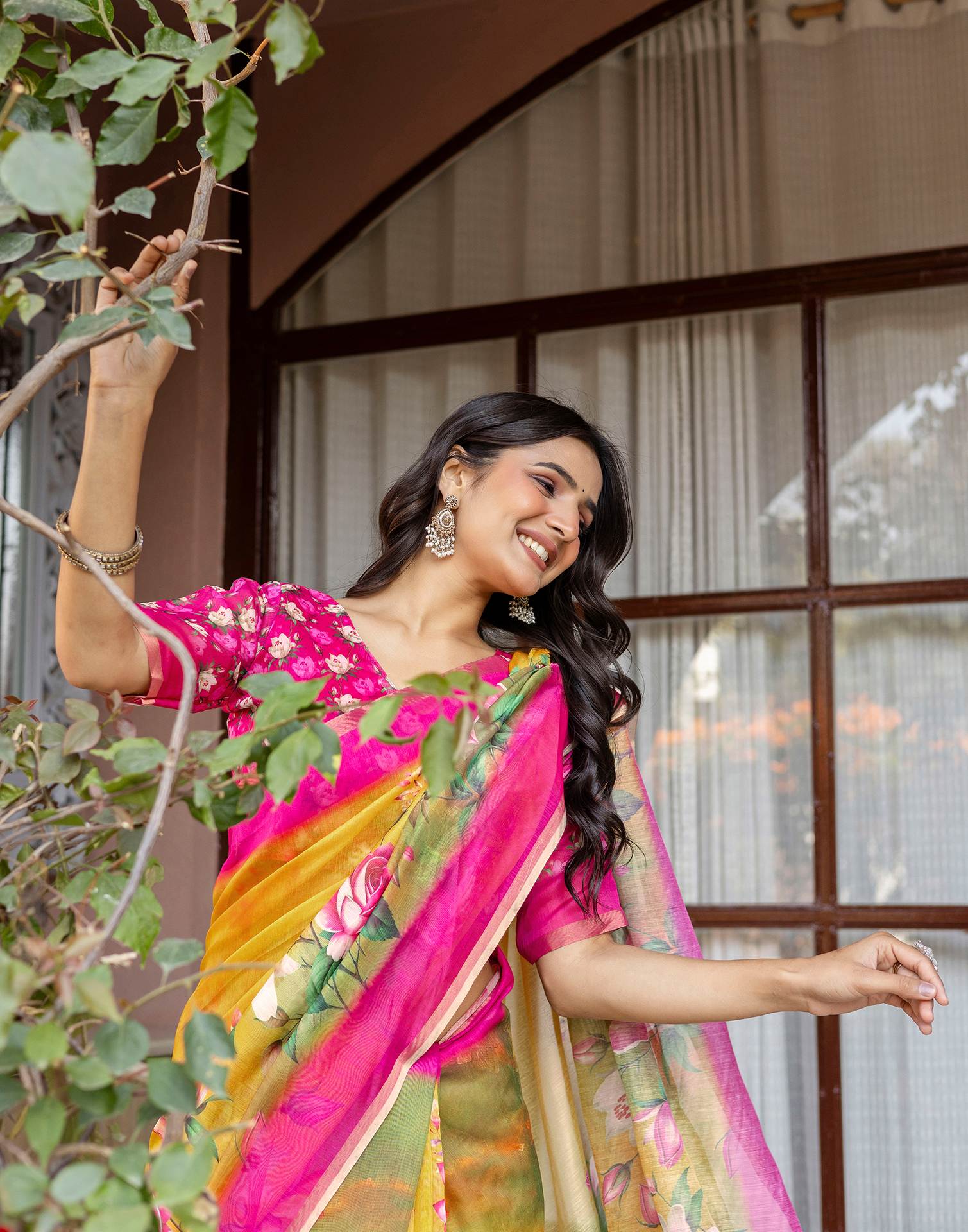 Yellow Linen Floral Printed Saree - Image 3