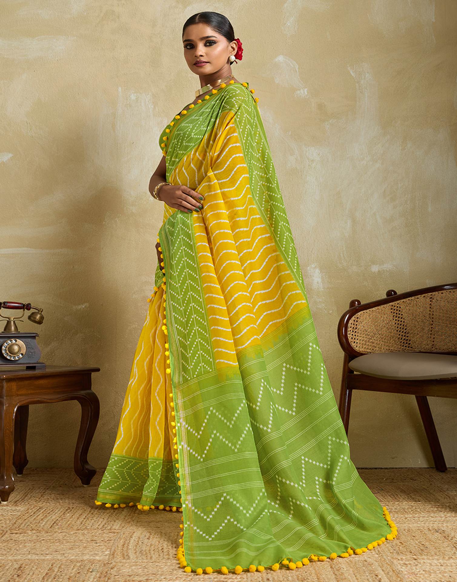 Yellow Linen Printed Saree - Image 4