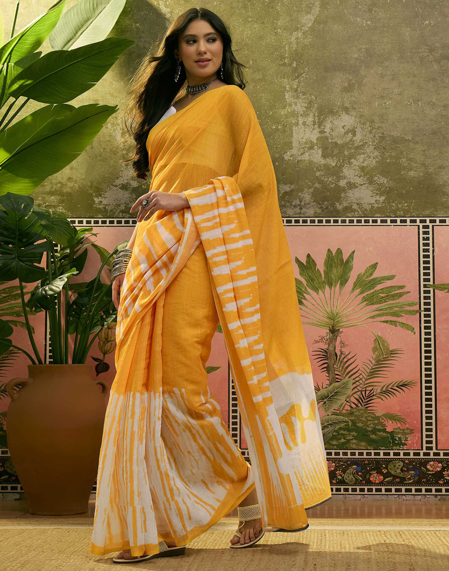 Yellow Linen Printed Saree - Image 5
