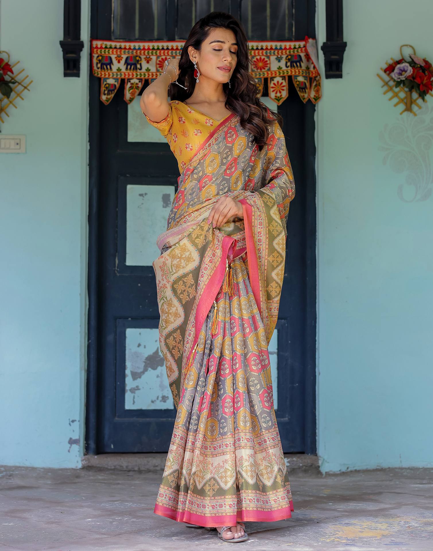 Multicoloured Shimmer Silk Printed Saree - Image 15