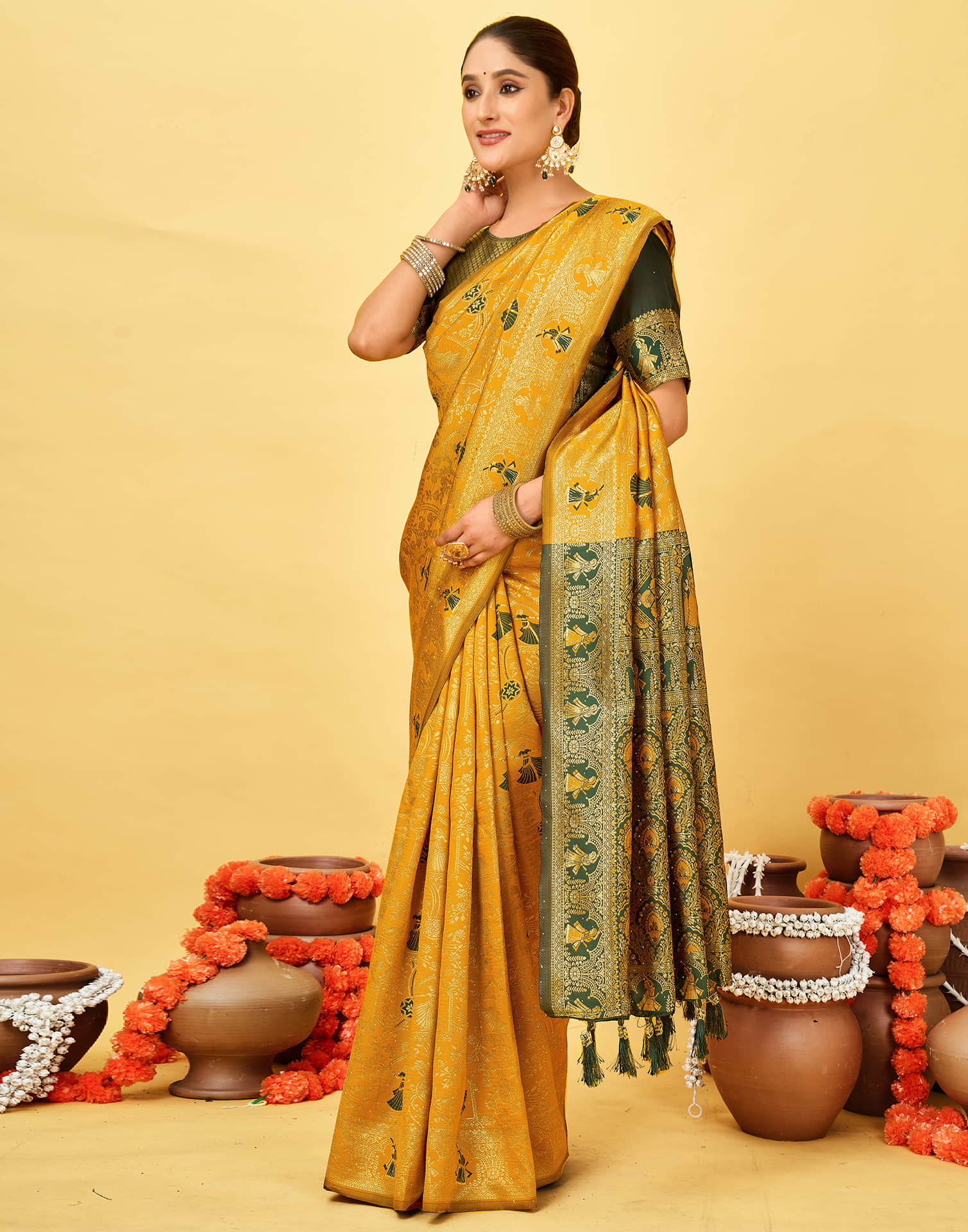 Yellow Silk Woven Baluchari Saree - Image 4