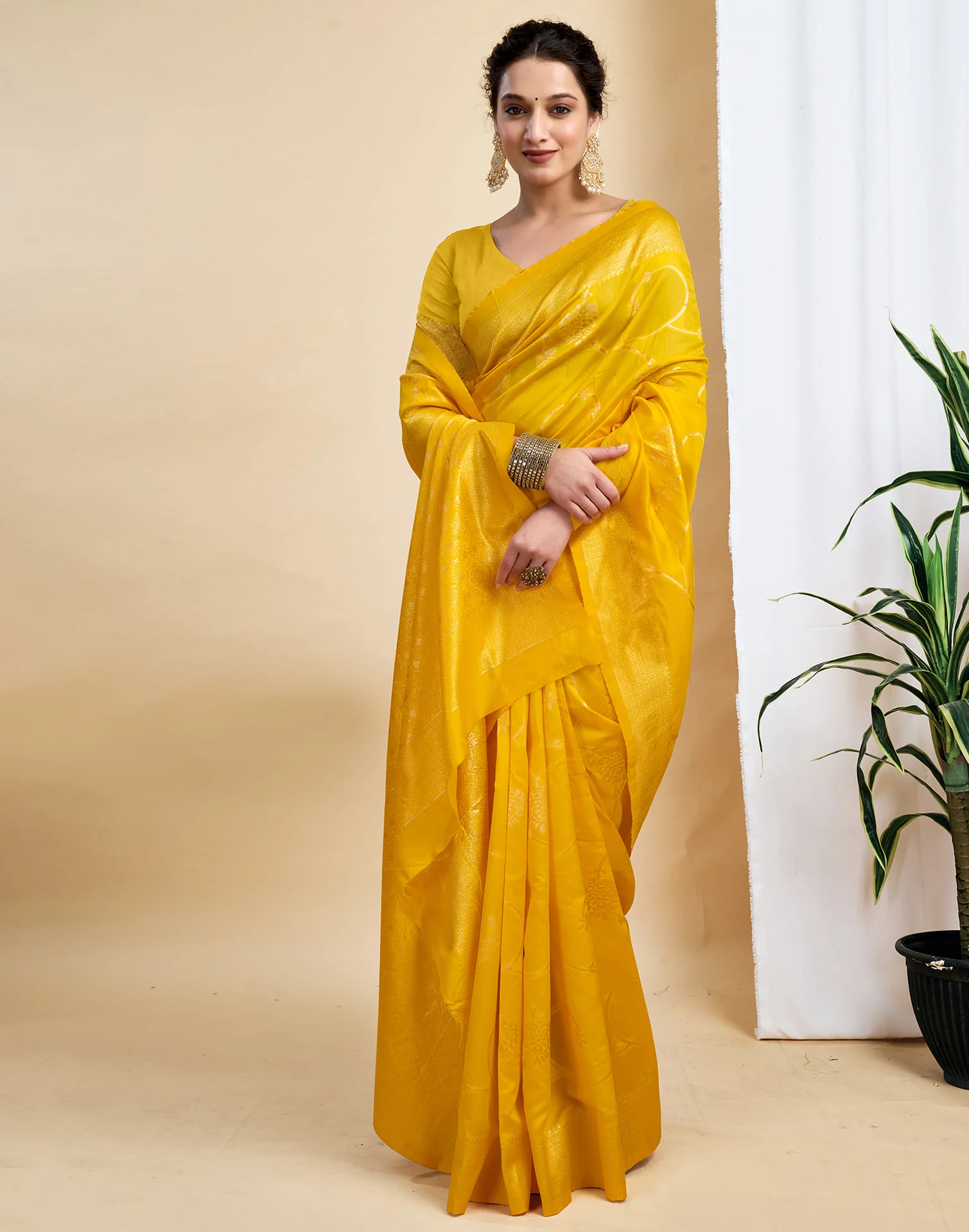 Yellow Silk Woven Banarasi Saree - Image 5