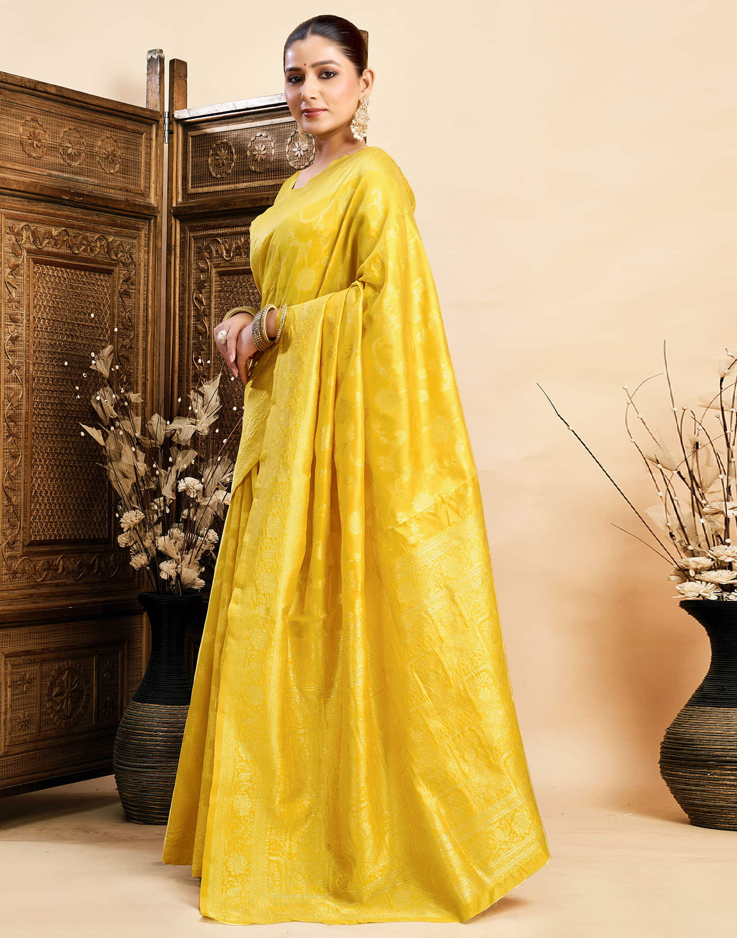Yellow Silk Woven Banarasi Saree - Image 4
