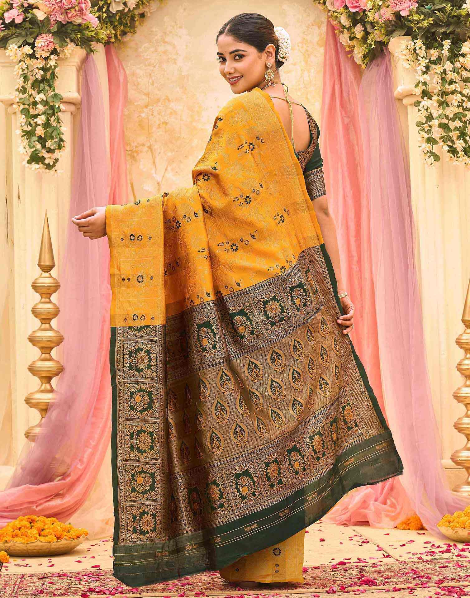 Yellow Silk Woven Banarasi Saree - Image 5