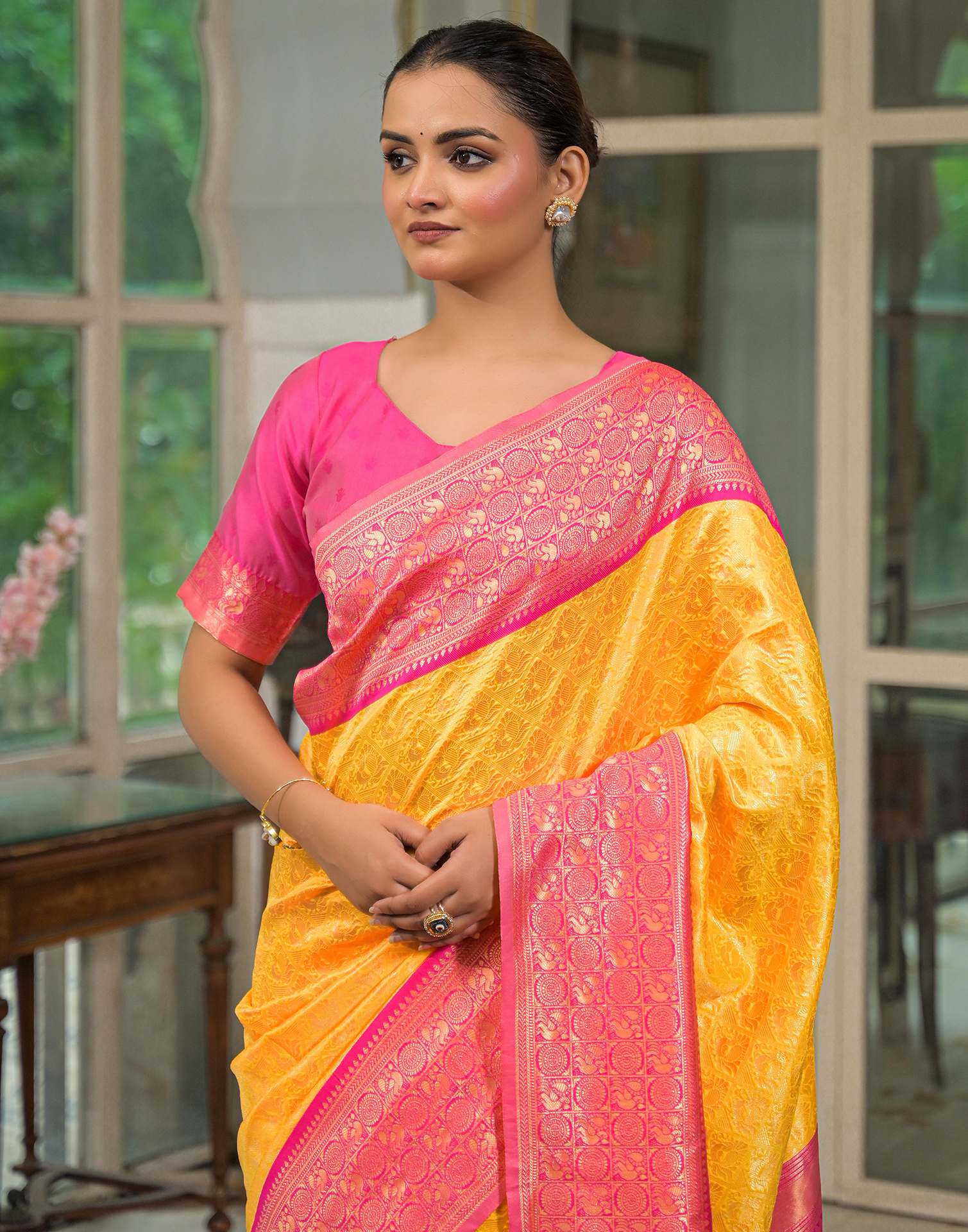 Yellow Silk Woven Kanjivaram Saree - Image 4
