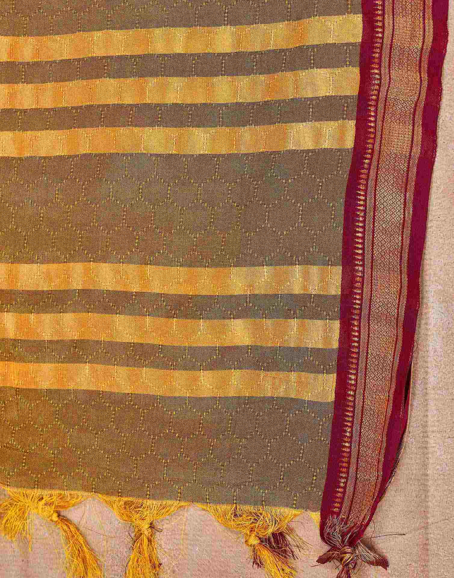 Yellow Silk Woven Kanjivaram Saree - Image 8