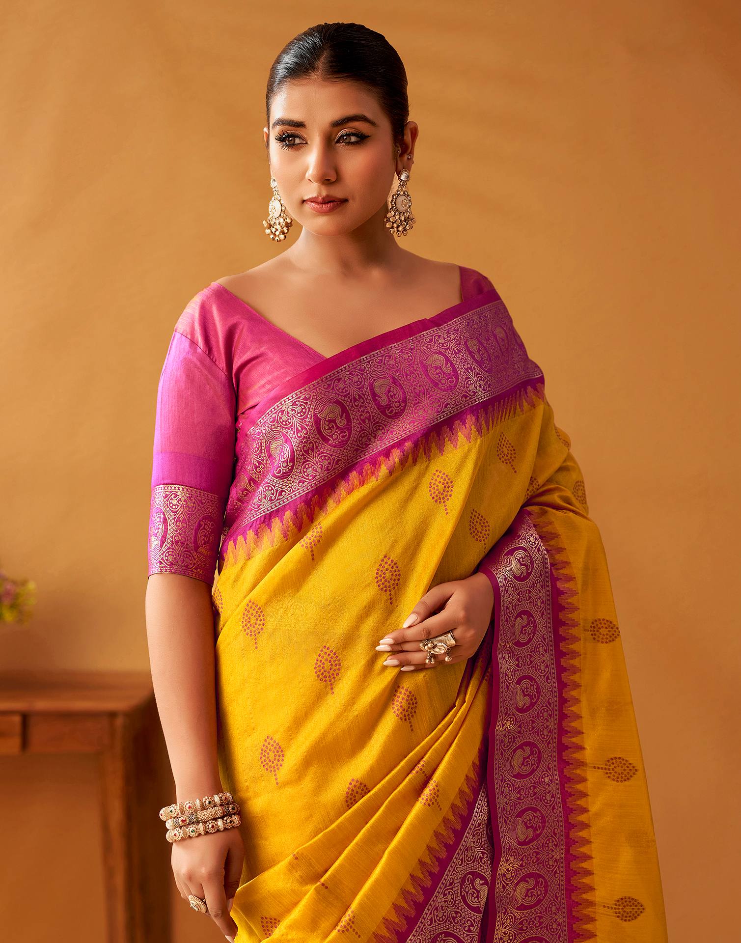Yellow Silk Woven Kanjivaram Saree - Image 2