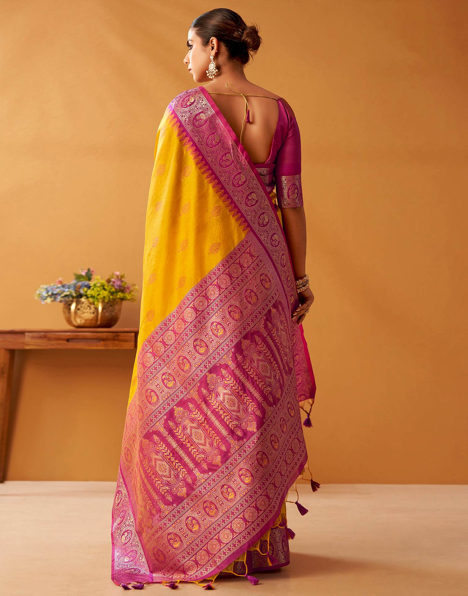 Yellow Silk Woven Kanjivaram Saree - Image 6