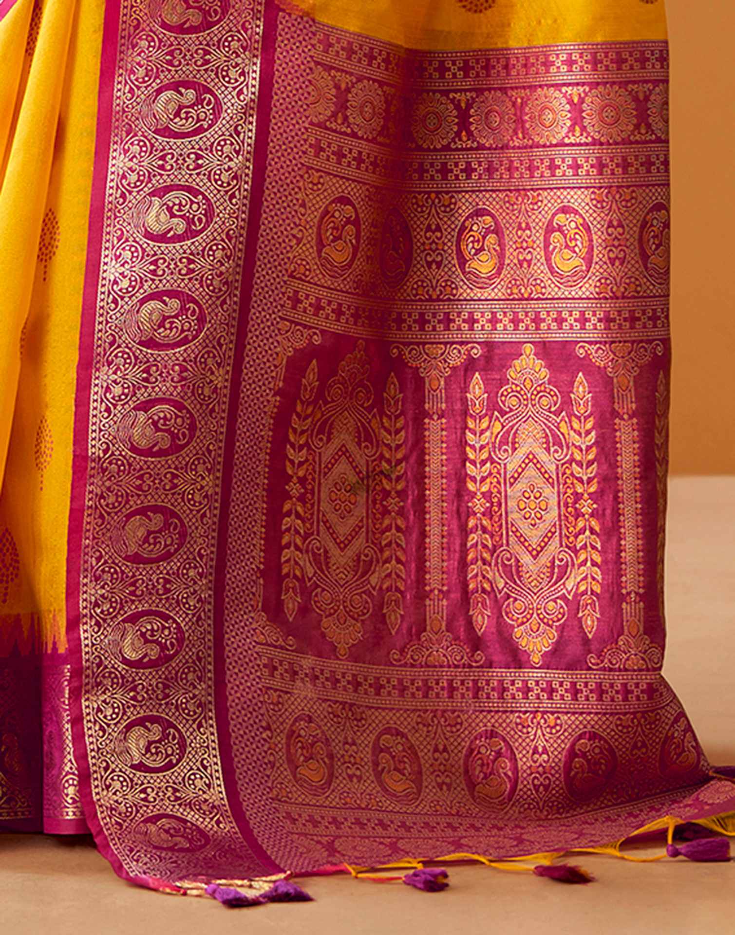 Yellow Silk Woven Kanjivaram Saree - Image 7