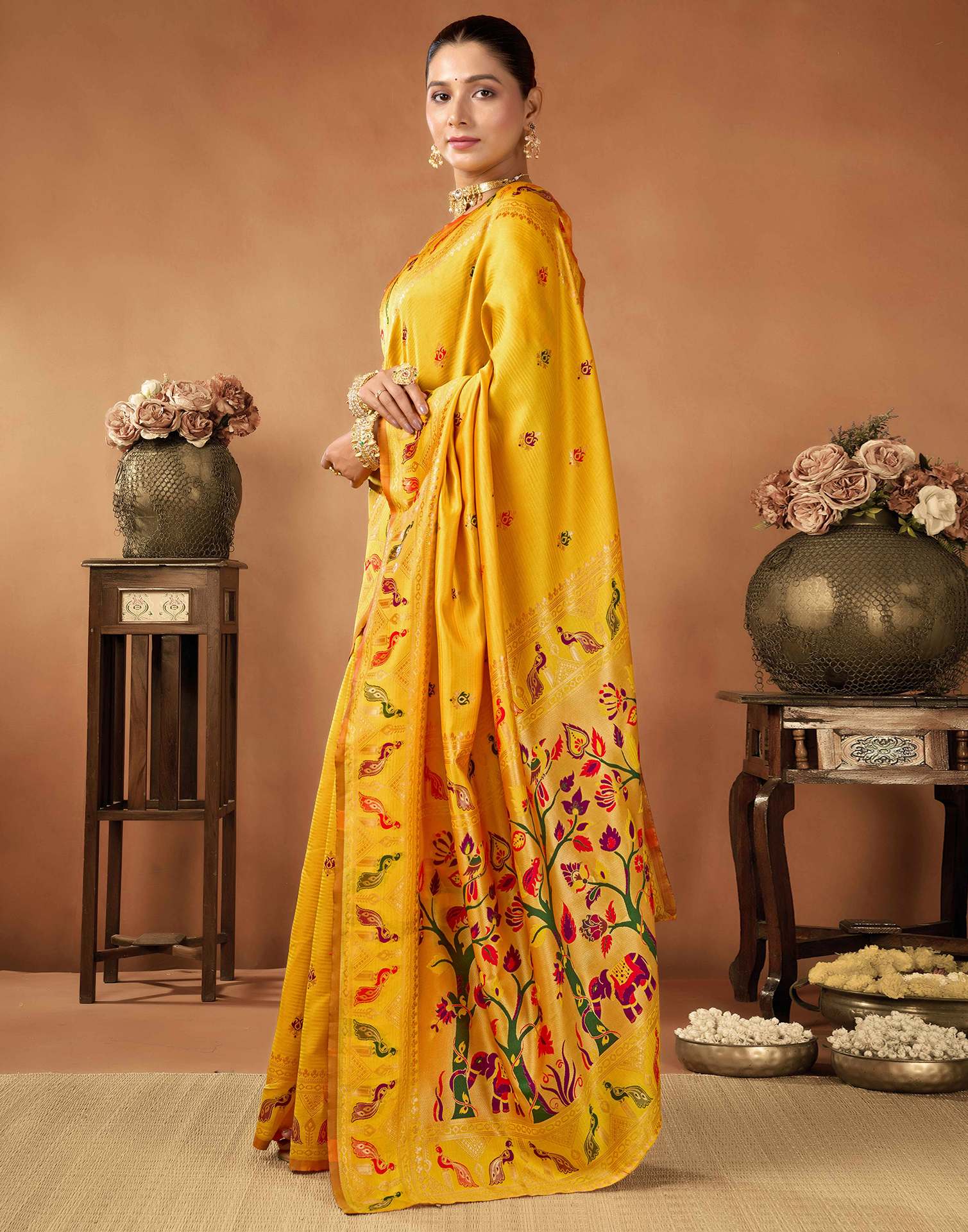 Yellow Silk Woven Paithani Saree - Image 4
