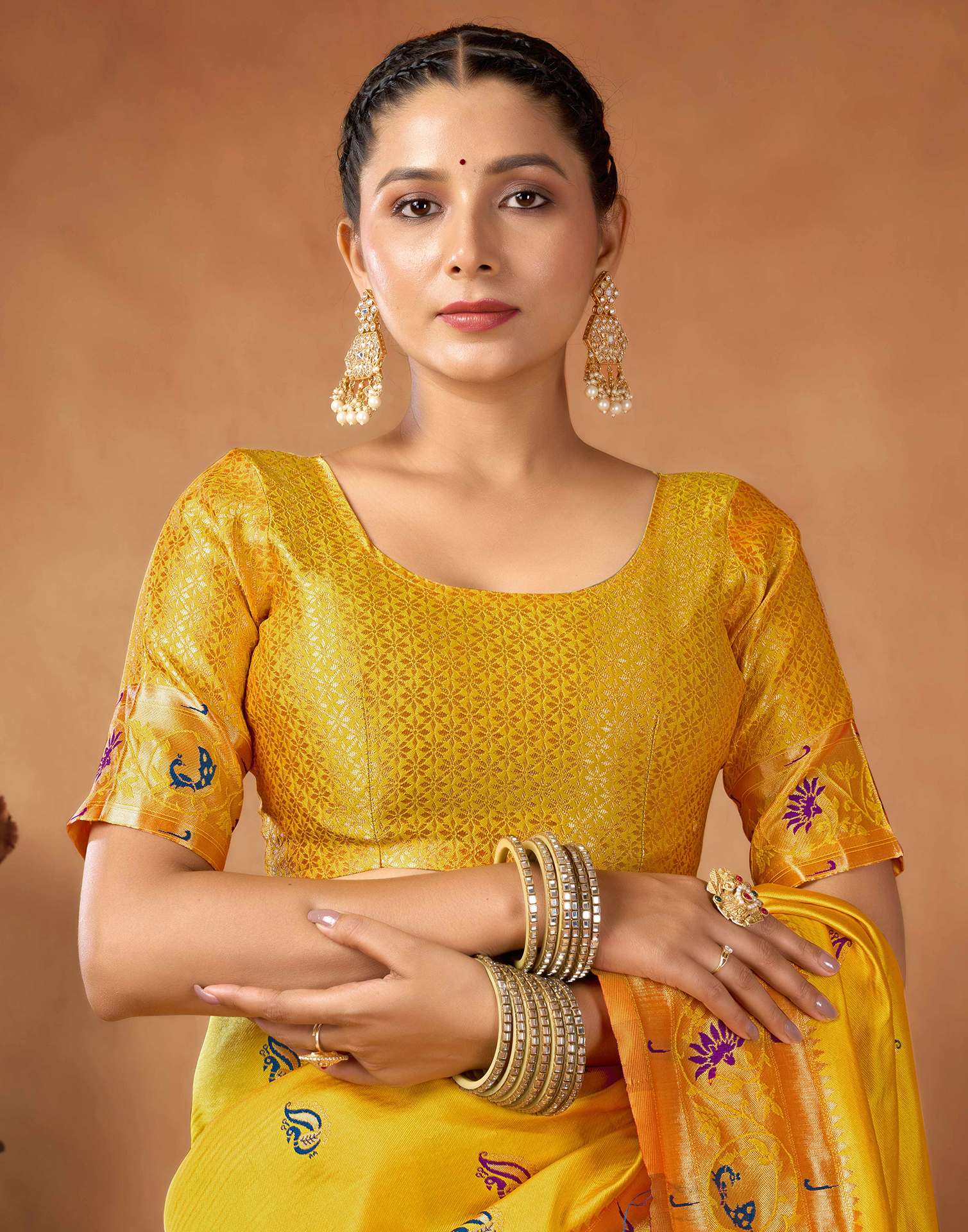 Yellow Silk Woven Paithani Saree - Image 8