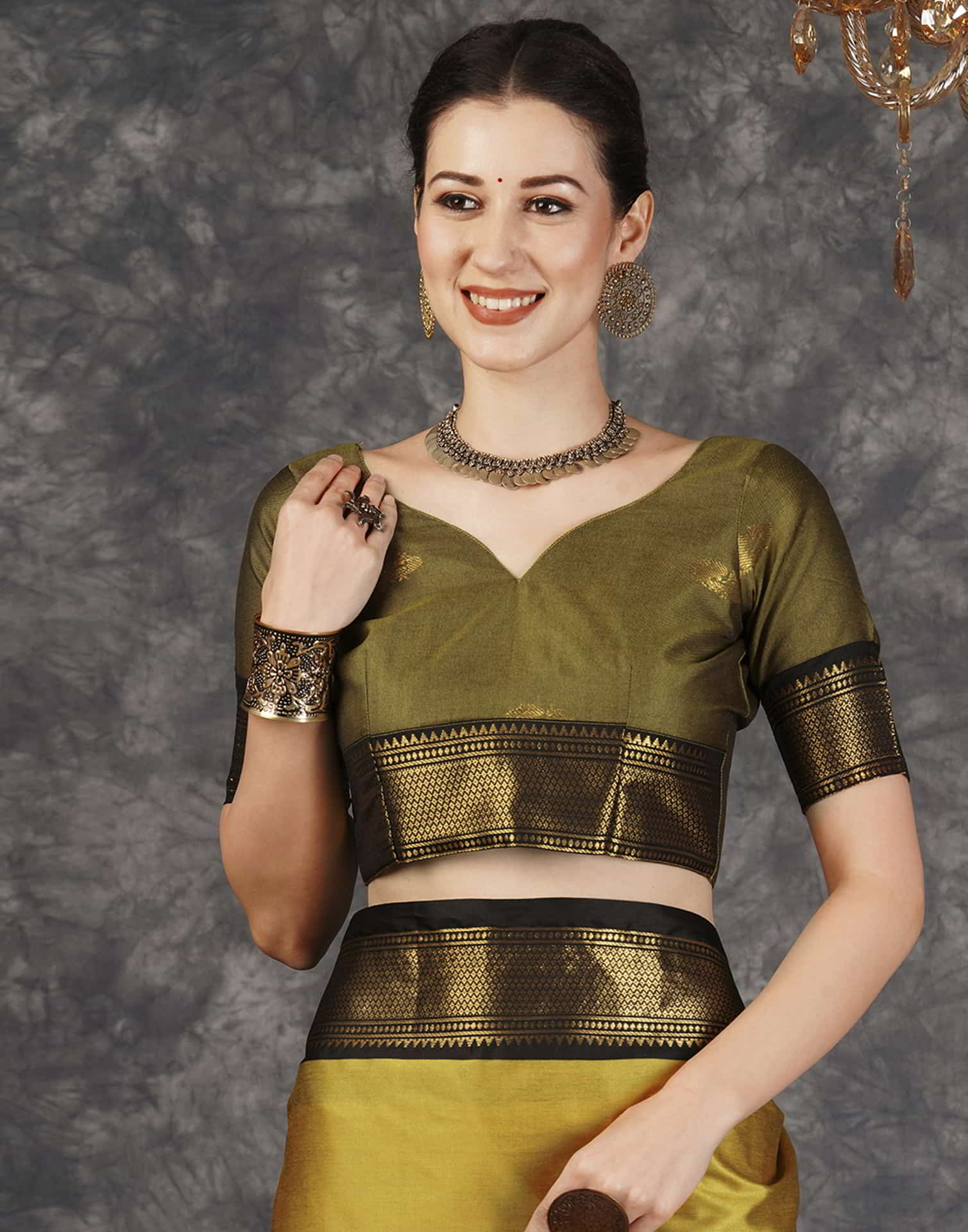 Mustard Yellow Silk Woven Kanjivaram Saree - Image 6