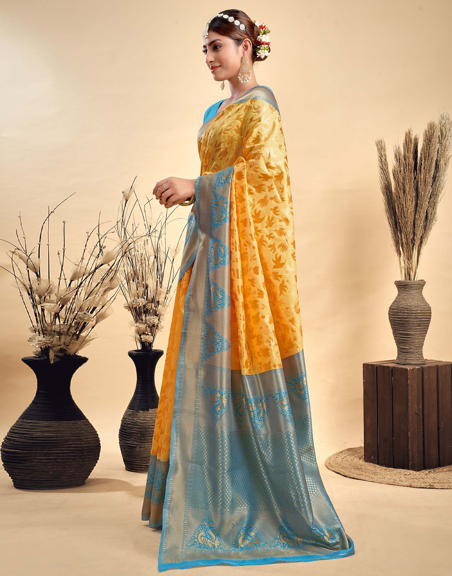 Yellow Silk Woven Banarasi Saree - Image 4