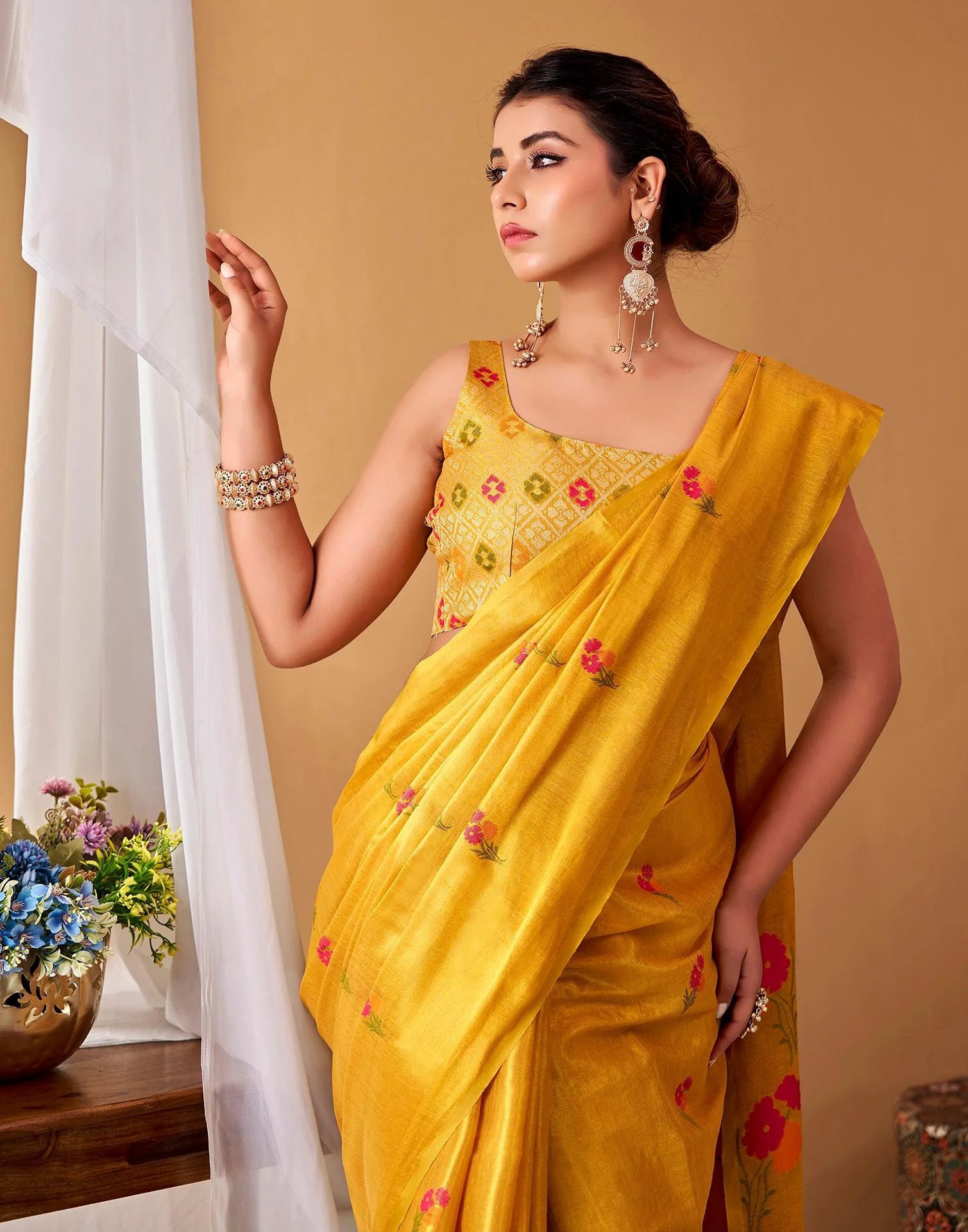 Yellow Tissue Silk Woven Floral Saree - Image 4